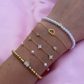 Gold Elegant Heart Bracelet